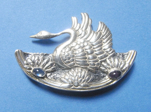 Vintage brosche schwan über - schwan,